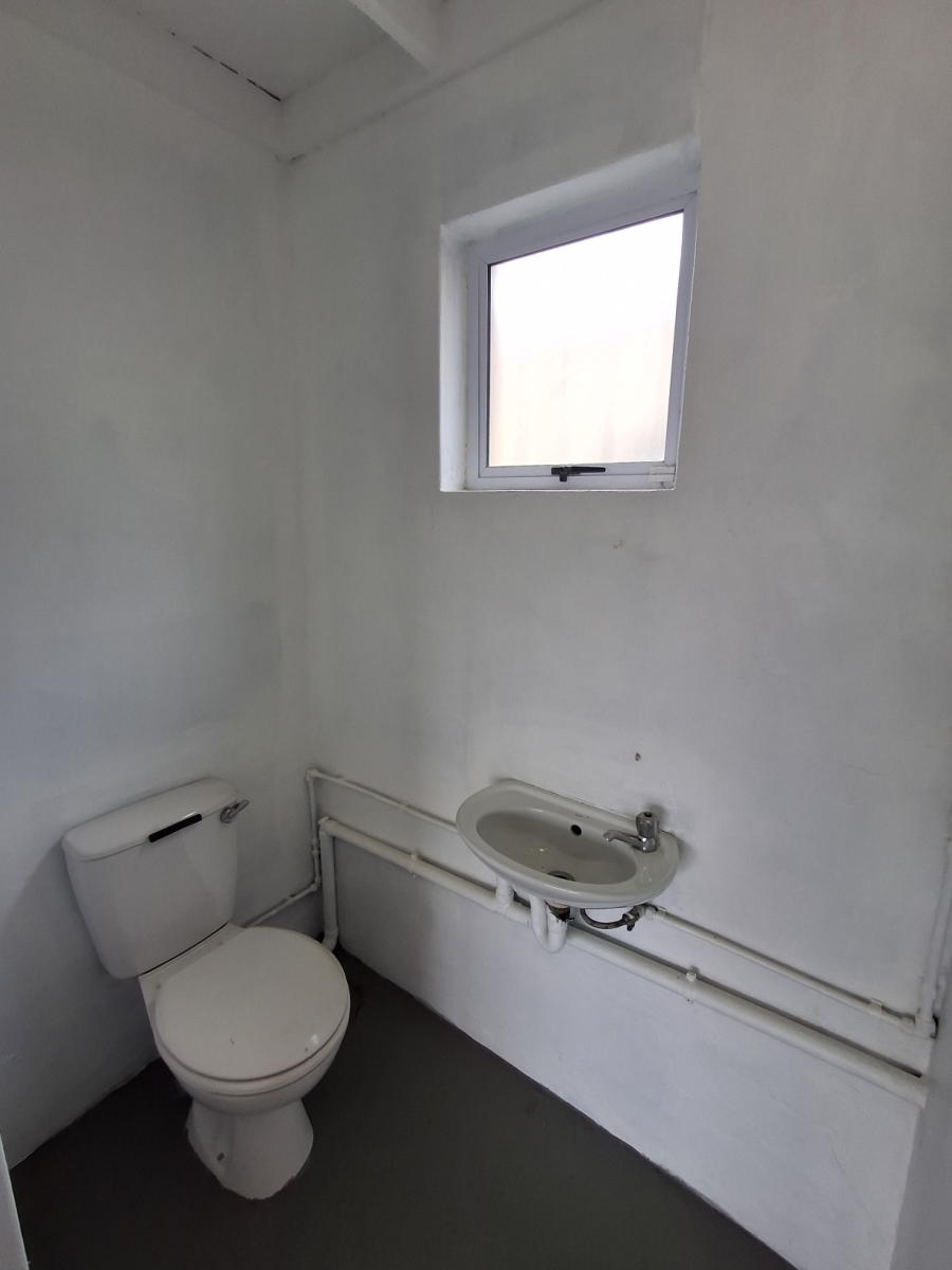 To Let Commercial Property for Rent in Gonubie Eastern Cape